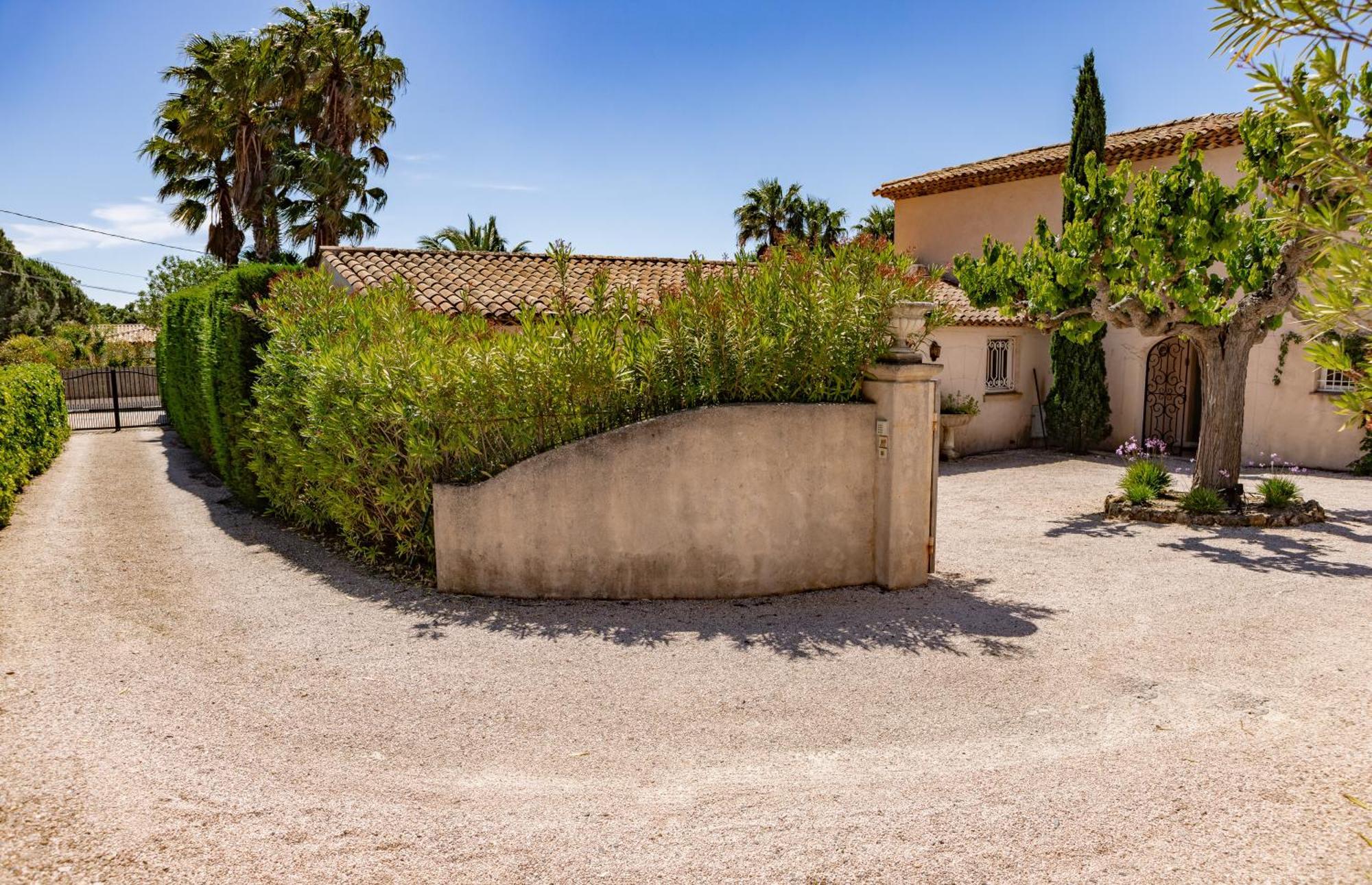 Superbe Villa, Piscine Chauffee, Jardin, Climatisee, Proche Du Village Le Plan-de-la-Tour Exteriör bild